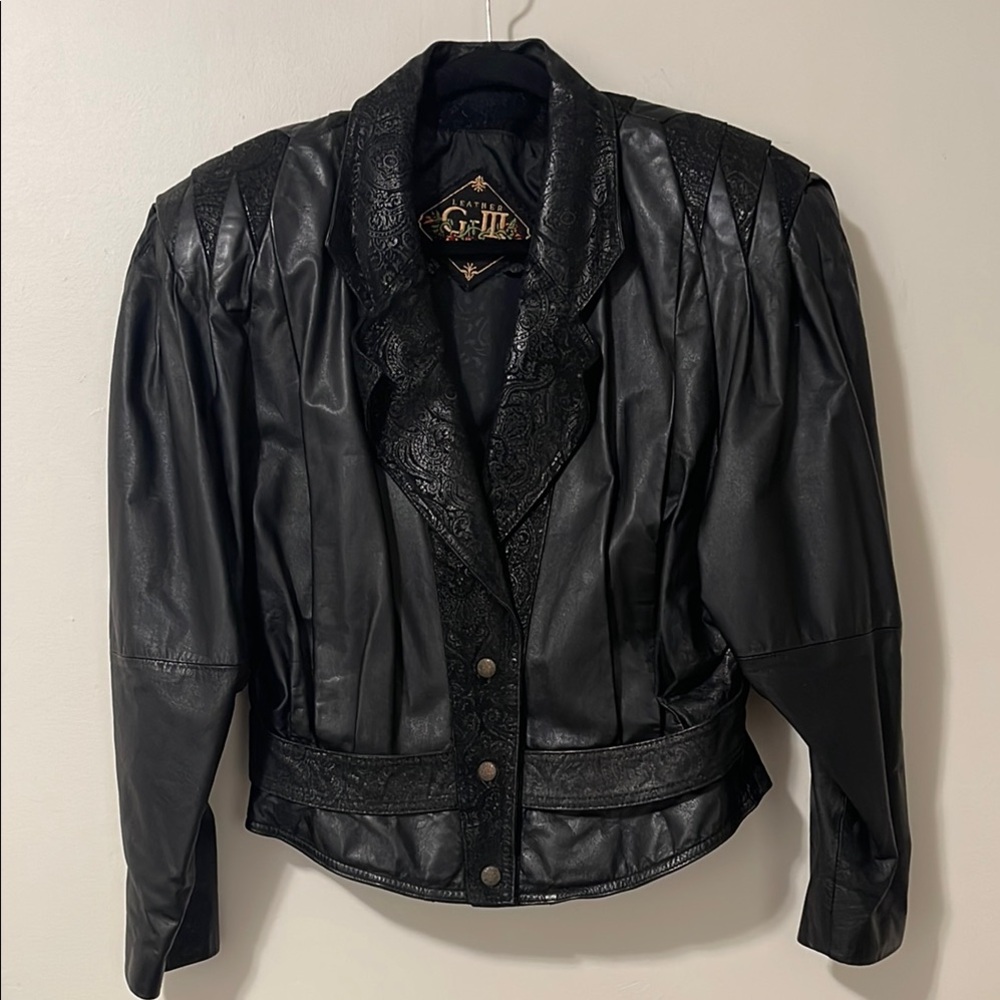 ☀️saleVintage G-III Black LG Leather Jacket Crop ShoulderPad Paisley Accent 80s